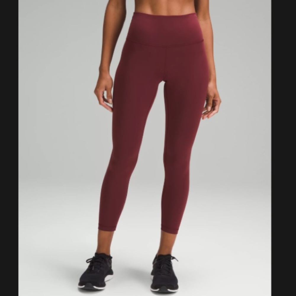 Lululemon WUNDER TRAIN HIGH-RISE
TIGHT 25"